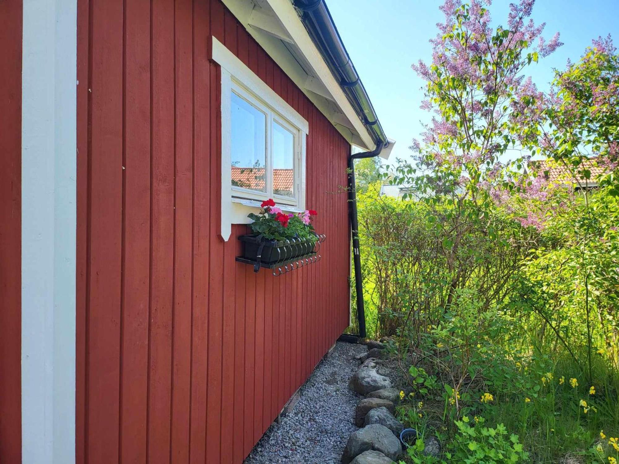 Вилла Minihus Med Stor Traedgardstomt Naera Golf Och Hav Труса Экстерьер фото