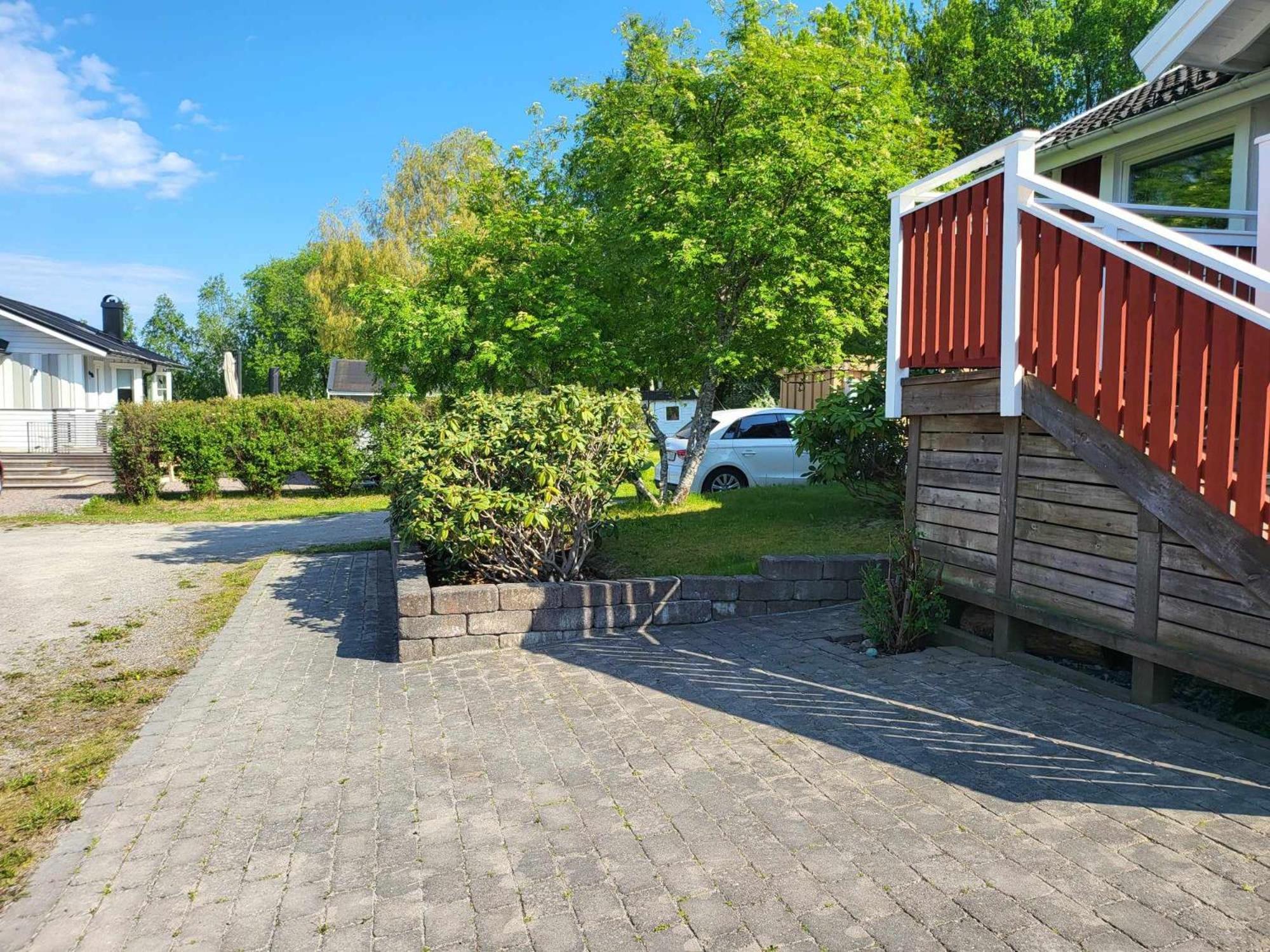 Вилла Minihus Med Stor Traedgardstomt Naera Golf Och Hav Труса Экстерьер фото