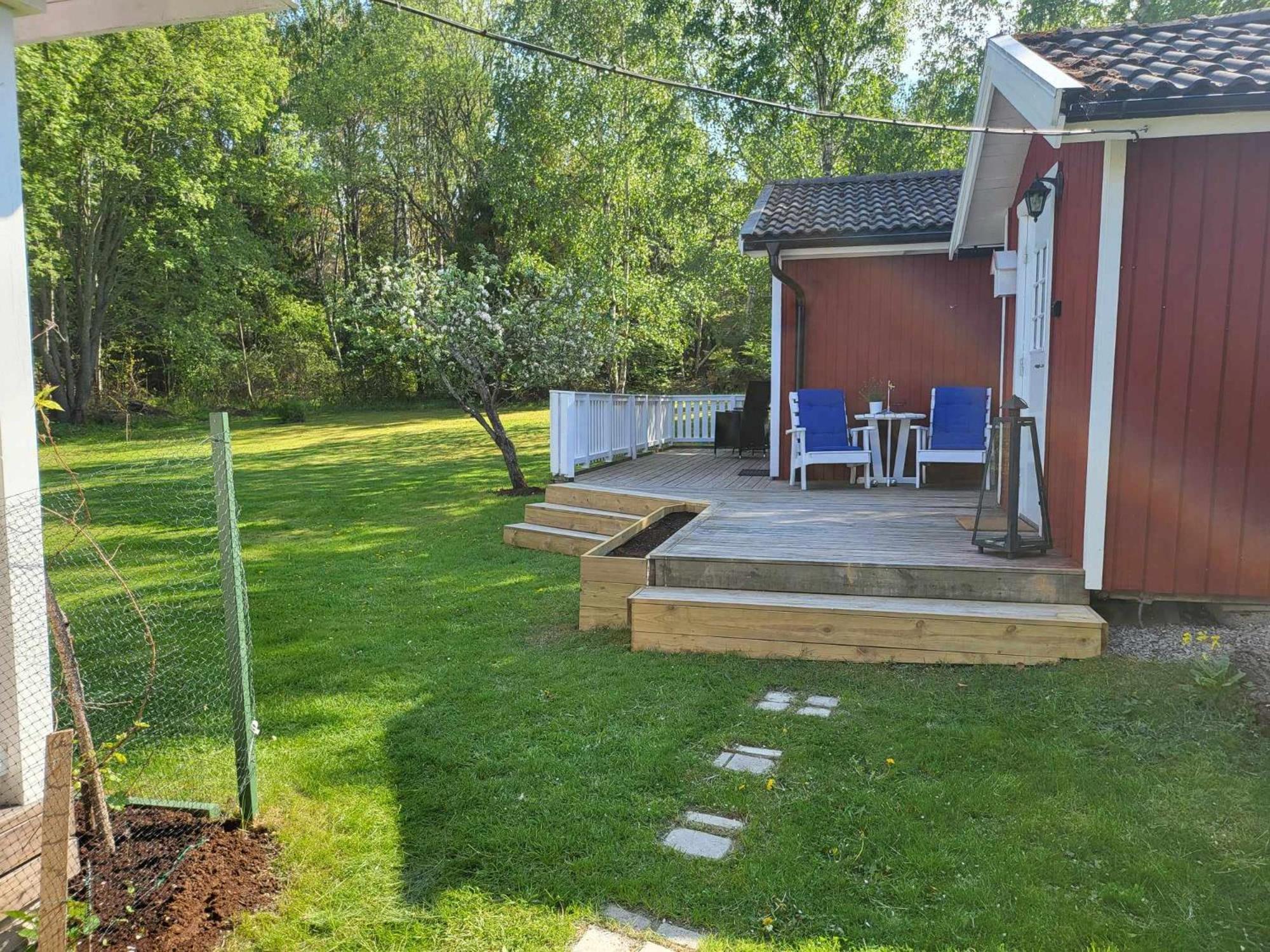 Вилла Minihus Med Stor Traedgardstomt Naera Golf Och Hav Труса Экстерьер фото